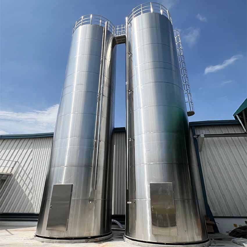 Silo di stoccaggio esterno con sistema di stoccaggio intelligente